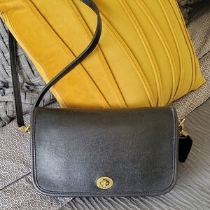 VINTAGE 1996 COACH #9755 Black Pocket Purse Leather Shoulder Bag